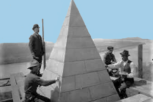 Putting the top on the Washington Monument <br>in 1884