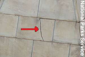Crack in the Monument after an earthquake <br>in 2011